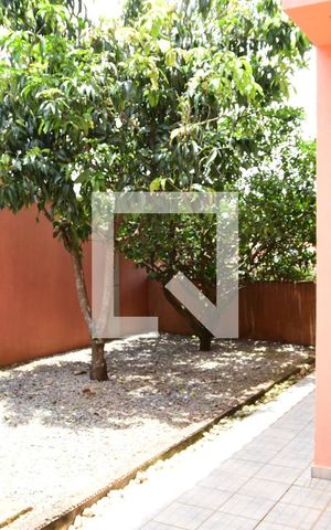 Casa de condomínio para alugar com 315m², 3 quartos e 6 vagasQuintal