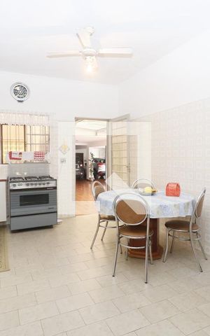 Casa à venda com 420m², 4 quartos e 6 vagasCozinha