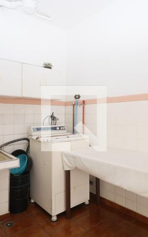 Casa à venda com 420m², 4 quartos e 6 vagasÁrea de Serviço