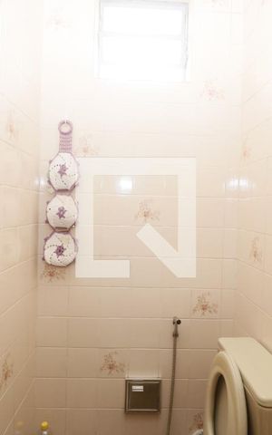 Casa à venda com 420m², 4 quartos e 6 vagasBanheiro 1