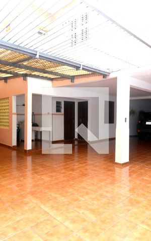 Casa à venda com 420m², 4 quartos e 6 vagasGaragem