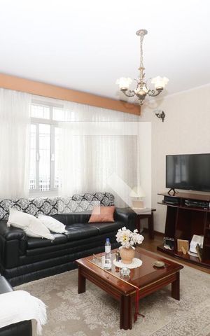 Casa à venda com 420m², 4 quartos e 6 vagasSala