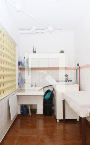 Casa à venda com 420m², 4 quartos e 6 vagasÁrea de Serviço