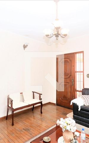 Casa à venda com 420m², 4 quartos e 6 vagasSala