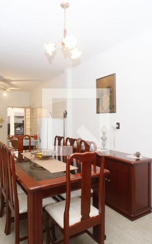 Casa à venda com 420m², 4 quartos e 6 vagasCopa