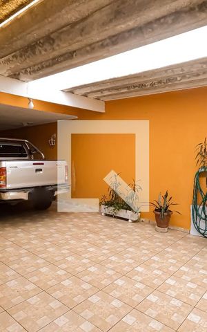 Casa à venda com 380m², 3 quartos e 4 vagas Casa à venda com 380m², 3 quartos e 4 vagasGaragem