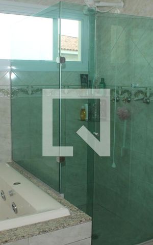 Casa para alugar com 414m², 5 quartos e 7 vagasBanheiro da Suíte
