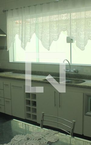 Casa para alugar com 414m², 5 quartos e 7 vagasCozinha