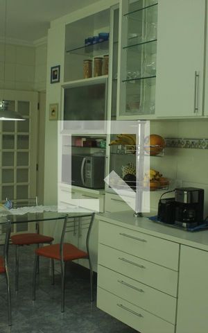 Casa para alugar com 414m², 5 quartos e 7 vagasCozinha