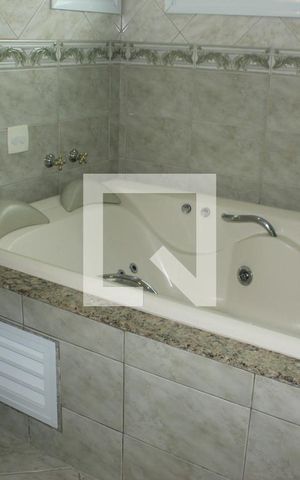 Casa para alugar com 414m², 5 quartos e 7 vagasBanheiro da Suíte