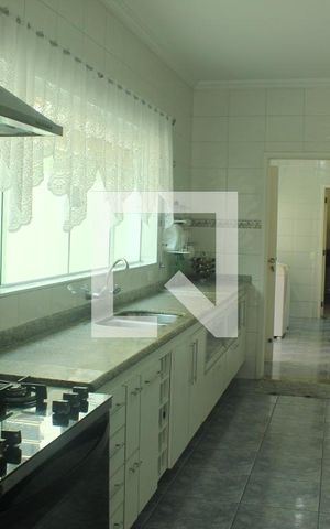 Casa para alugar com 414m², 5 quartos e 7 vagasCozinha
