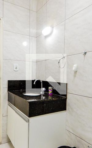 Casa à venda com 120m², 2 quartos e 2 vagasBanheiro Social