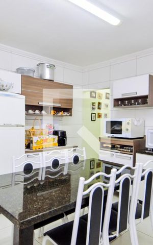 Casa à venda com 120m², 2 quartos e 2 vagasCozinha