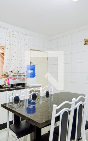 Casa à venda com 120m², 2 quartos e 2 vagasCozinha
