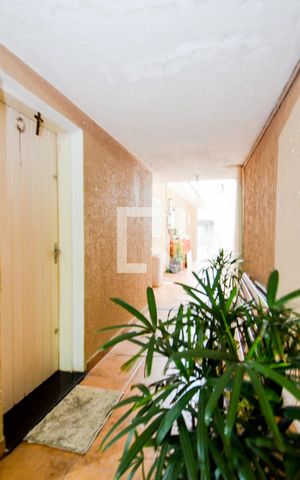 Casa à venda com 120m², 2 quartos e 2 vagasCorredor Lateral 
