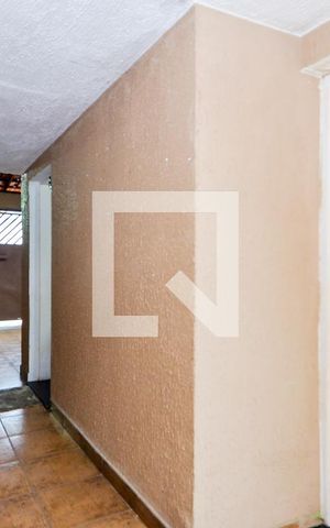 Casa à venda com 120m², 2 quartos e 2 vagasCorredor Lateral 