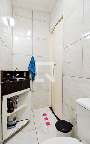 Casa à venda com 120m², 2 quartos e 2 vagasBanheiro da Suíte