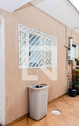 Casa à venda com 120m², 2 quartos e 2 vagasCorredor Lateral 