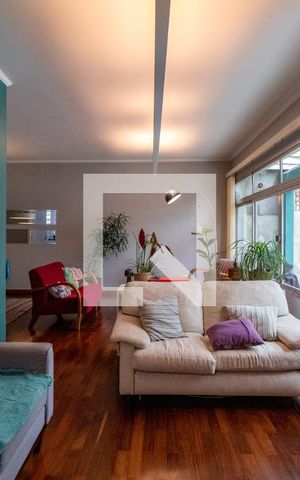 Casa à venda com 268m², 3 quartos e 3 vagasSala
