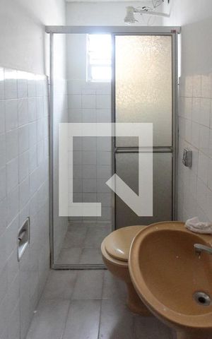 Casa à venda com 387m², 3 quartos e 1 vaga Casa à venda com 387m², 3 quartos e 1 vagaBanheiro casa 02