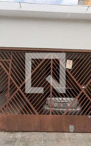 Casa à venda com 387m², 3 quartos e 1 vaga Casa à venda com 387m², 3 quartos e 1 vagaFachada