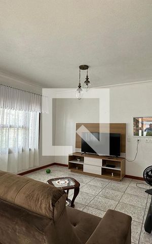 Casa à venda com 250m², 3 quartos e 3 vagasSala