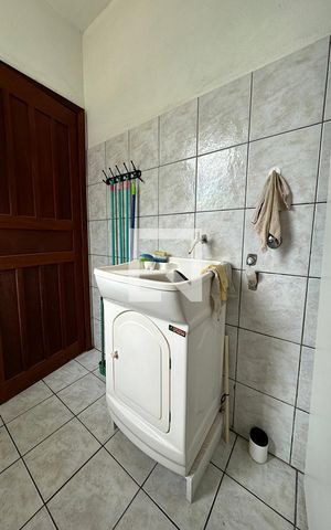 Casa à venda com 250m², 3 quartos e 3 vagasÁrea de Serviço