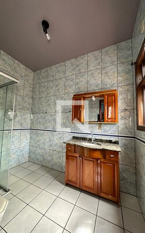 Casa à venda com 250m², 3 quartos e 3 vagasBanheiro do Quarto 1