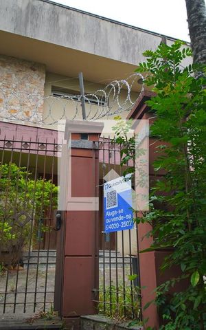 Casa à venda com 900m², 6 quartos e 4 vagasFachada da Casa