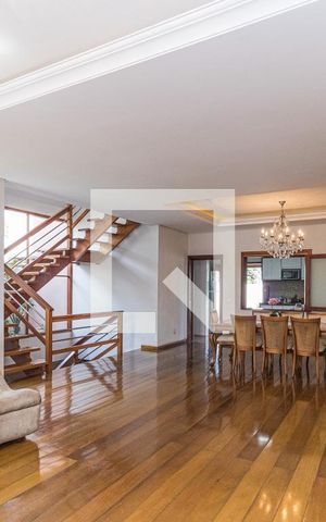 Casa à venda com 420m², 4 quartos e 10 vagasSala