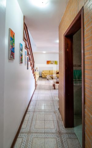 Casa à venda com 275m², 5 quartos e 5 vagasCorredor
