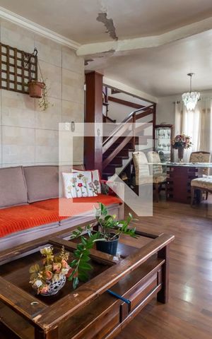 Casa à venda com 275m², 5 quartos e 5 vagasSala - Casa 1