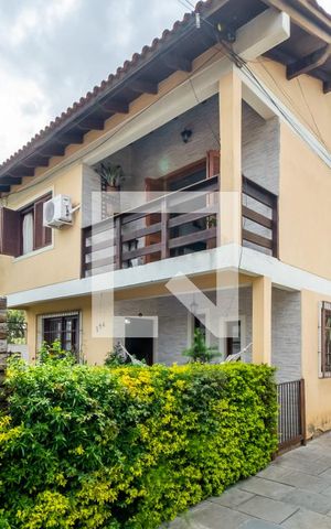 Casa à venda com 275m², 5 quartos e 5 vagasFachada
