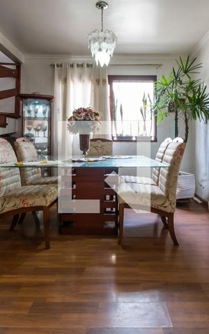 Casa à venda com 275m², 5 quartos e 5 vagasSala