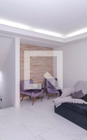 Casa de condomínio à venda com 170m², 3 quartos e 2 vagas Casa de condomínio à venda com 170m², 3 quartos e 2 vagasSala