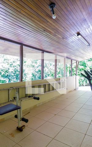 Casa de condomínio à venda com 490m², 6 quartos e 5 vagas Casa de condomínio à venda com 490m², 6 quartos e 5 vagasQuintal