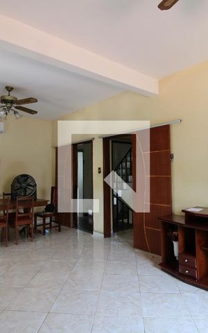 Casa para alugar com 1300m², 3 quartos e 1 vagaSala