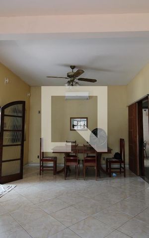 Casa para alugar com 1300m², 3 quartos e 1 vagaSala