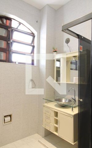 Casa para alugar com 1300m², 3 quartos e 1 vagaBanheiro Social