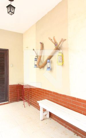 Casa para alugar com 1300m², 3 quartos e 1 vagaEntrada