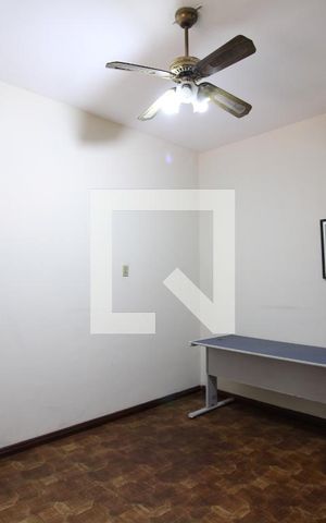 Casa para alugar com 1300m², 3 quartos e 1 vagaQuarto 01