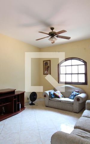 Casa para alugar com 1300m², 3 quartos e 1 vagaSala