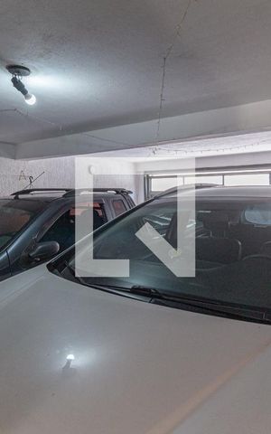 Casa à venda com 216m², 4 quartos e 2 vagas Casa à venda com 216m², 4 quartos e 2 vagasGaragem