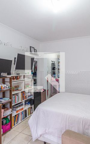 Casa à venda com 216m², 4 quartos e 2 vagas Casa à venda com 216m², 4 quartos e 2 vagasSuíte
