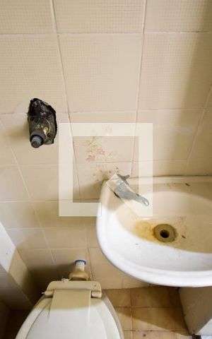 Apartamento à venda com 76m², 3 quartos e sem vaga Apartamento à venda com 76m², 3 quartos e sem vagaBanheiro de serviço