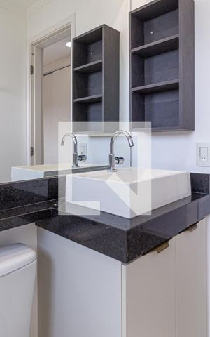 Apartamento para alugar com 64m², 2 quartos e 1 vaga Apartamento para alugar com 64m², 2 quartos e 1 vagaBanheiro da suíte