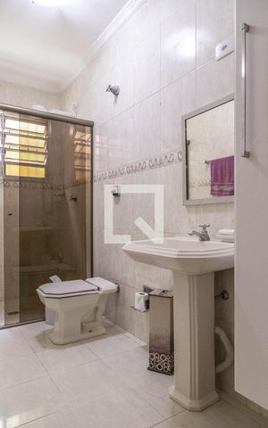 Casa à venda com 100m², 3 quartos e 2 vagasBanheiro