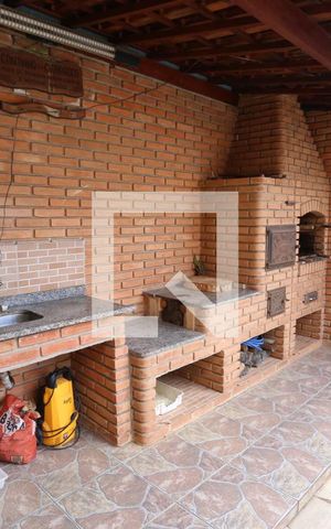 Casa à venda com 260m², 4 quartos e 5 vagasChurrasqueira