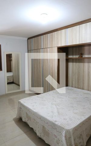 Casa à venda com 260m², 4 quartos e 5 vagasSuíte 1