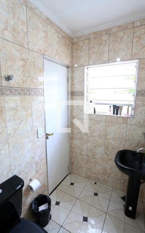 Casa à venda com 260m², 4 quartos e 5 vagasBanheiro da Suíte 4